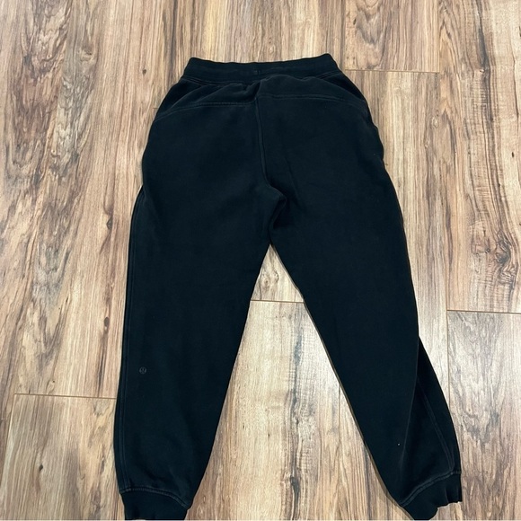 Lululemon Scuba Jogger
Black - Picture 4 of 10